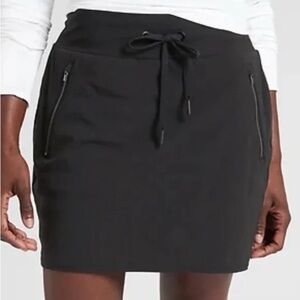 Athleta North Trekkie Skirt Black Size 4 Built-In Shorts 3 Pockets Active